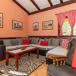 Two-bedroom In بيت للعطل *