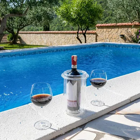 Semesterbostad Two-bedroom In Desne Desne