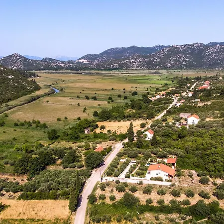 Two-bedroom In Desne