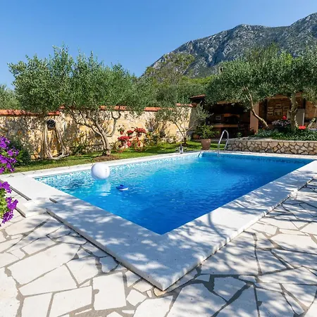 Two-bedroom In Desne *