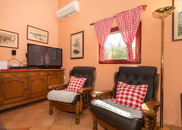 Сasa de vacaciones Two-bedroom In