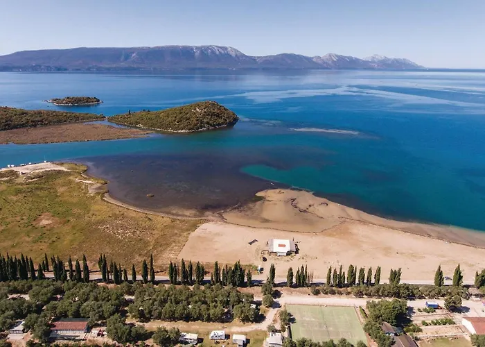 Сasa de vacaciones Two-bedroom In Desne