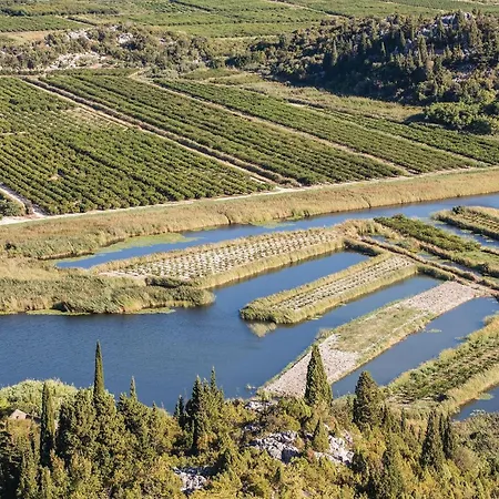 Two-bedroom In Desne