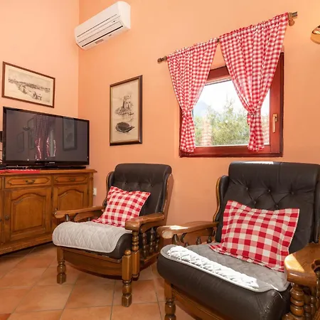 Vakantiehuis Two-bedroom In Desne