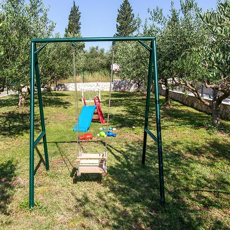 Two-bedroom In Desne *