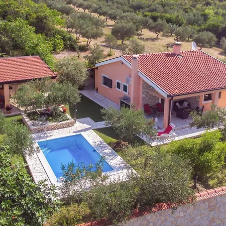 Amazing In Desne With Kitchen Holiday home