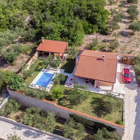 Two-bedroom In Desne *