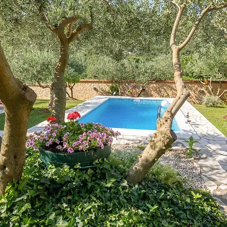 Two-bedroom In Desne * Desne