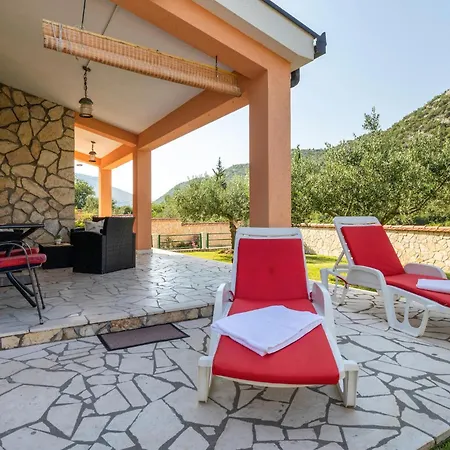 Two-bedroom In Desne * Desne