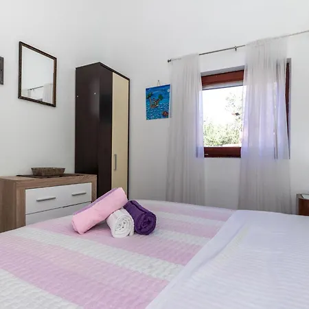 Two-bedroom In Desne Vakantiehuis Desne