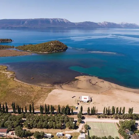 펜션 Two-bedroom In Desne Desne