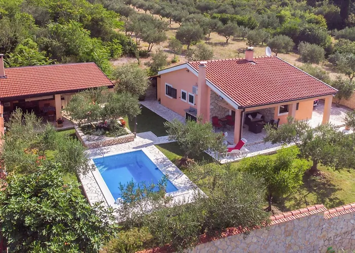 Two-bedroom In Tatil Evi